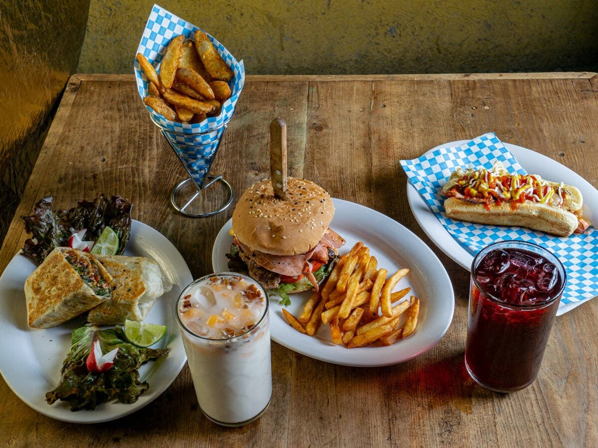 La Parrillada Hamburguesa y Mas