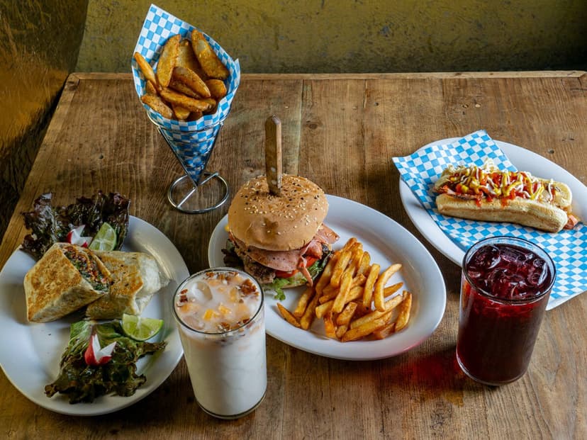 La Parrillada Hamburguesa y Mas