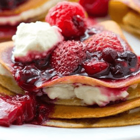 Crepas de Queso y Frutos Rojos 3 pzas