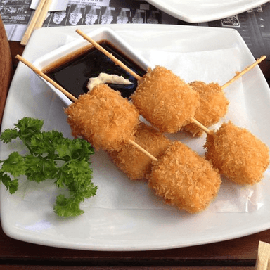 Kushiage Carne con Queso Philadelphia