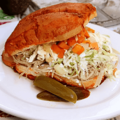 GUAJOLOTE CARNITAS  PAMBAZO