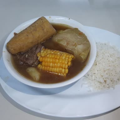 Sopa con Tres Verduras