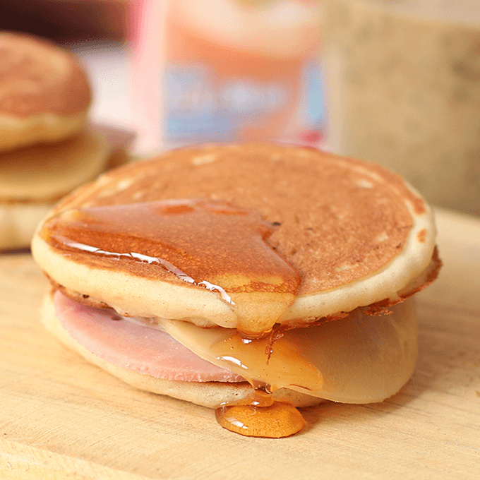 Hotcakes con jamón