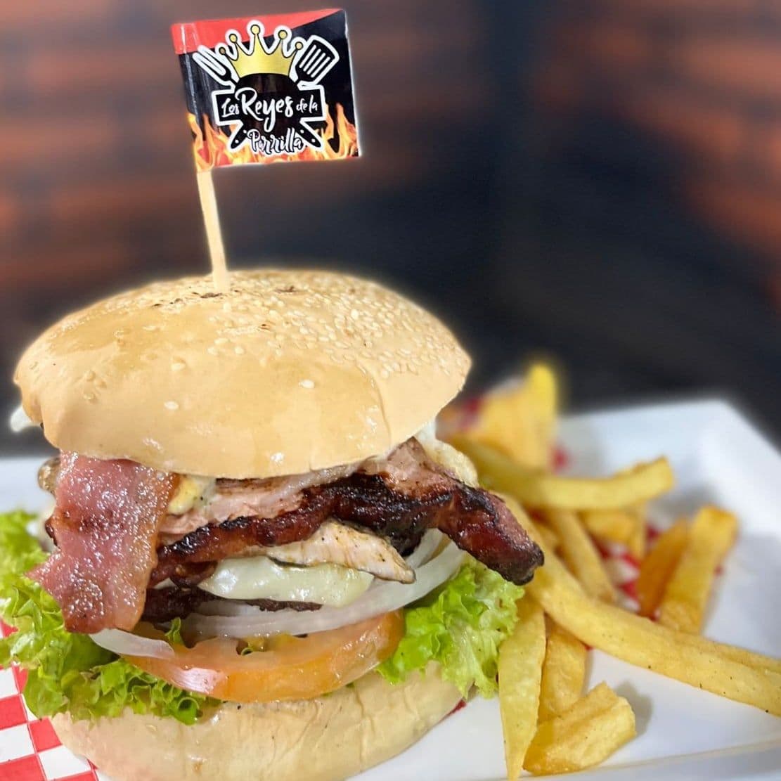 2 Hamburguesa La Reina + 2 Porción Papas