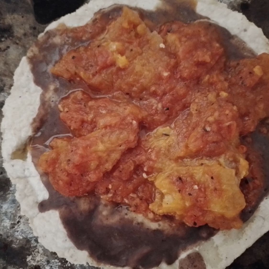 Memela de Salsa de Chicharrón