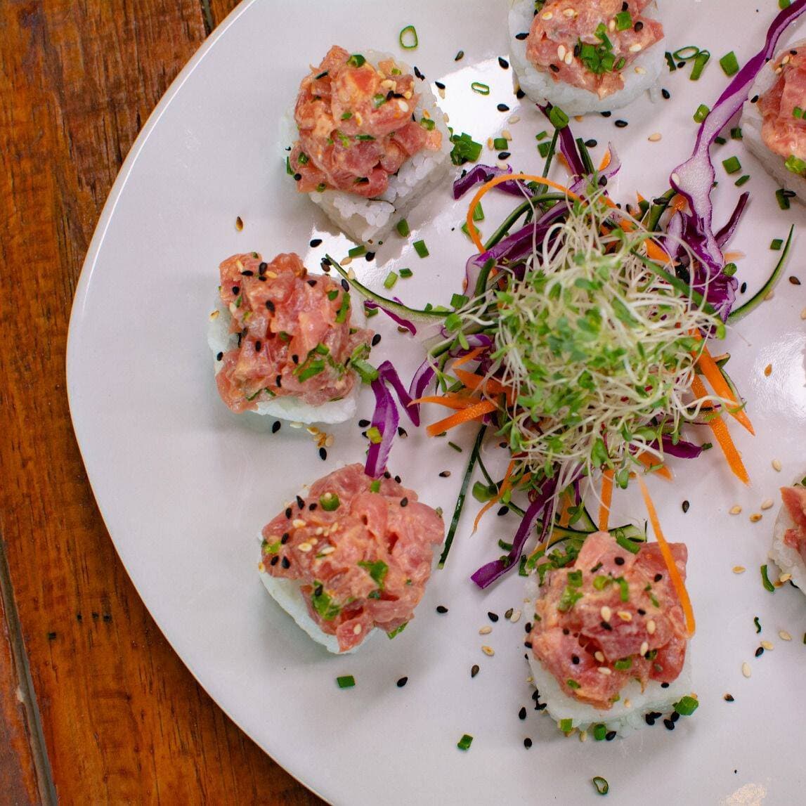Combo Spicy Tuna Roll + Té Jazmin 500ml