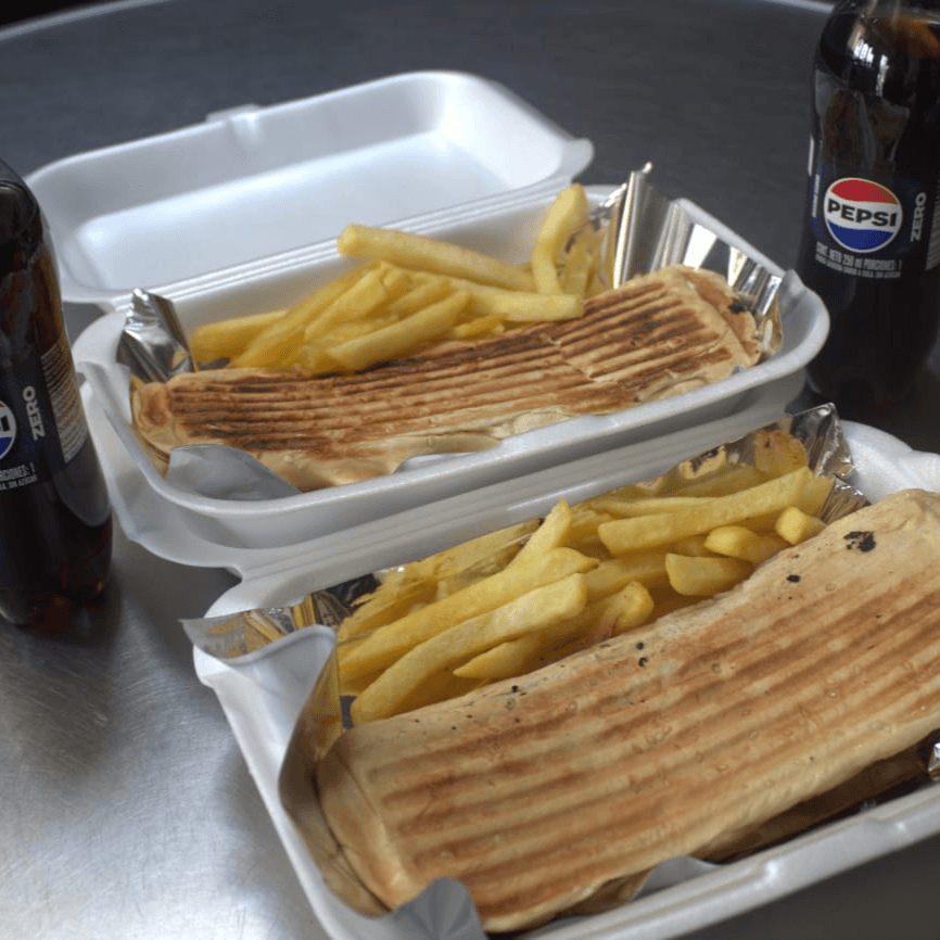 2 SANDWICH +2 Gaseosas