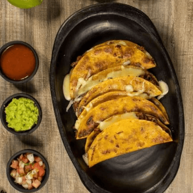 2 Tacos Locos de Birria + Limonada Natural