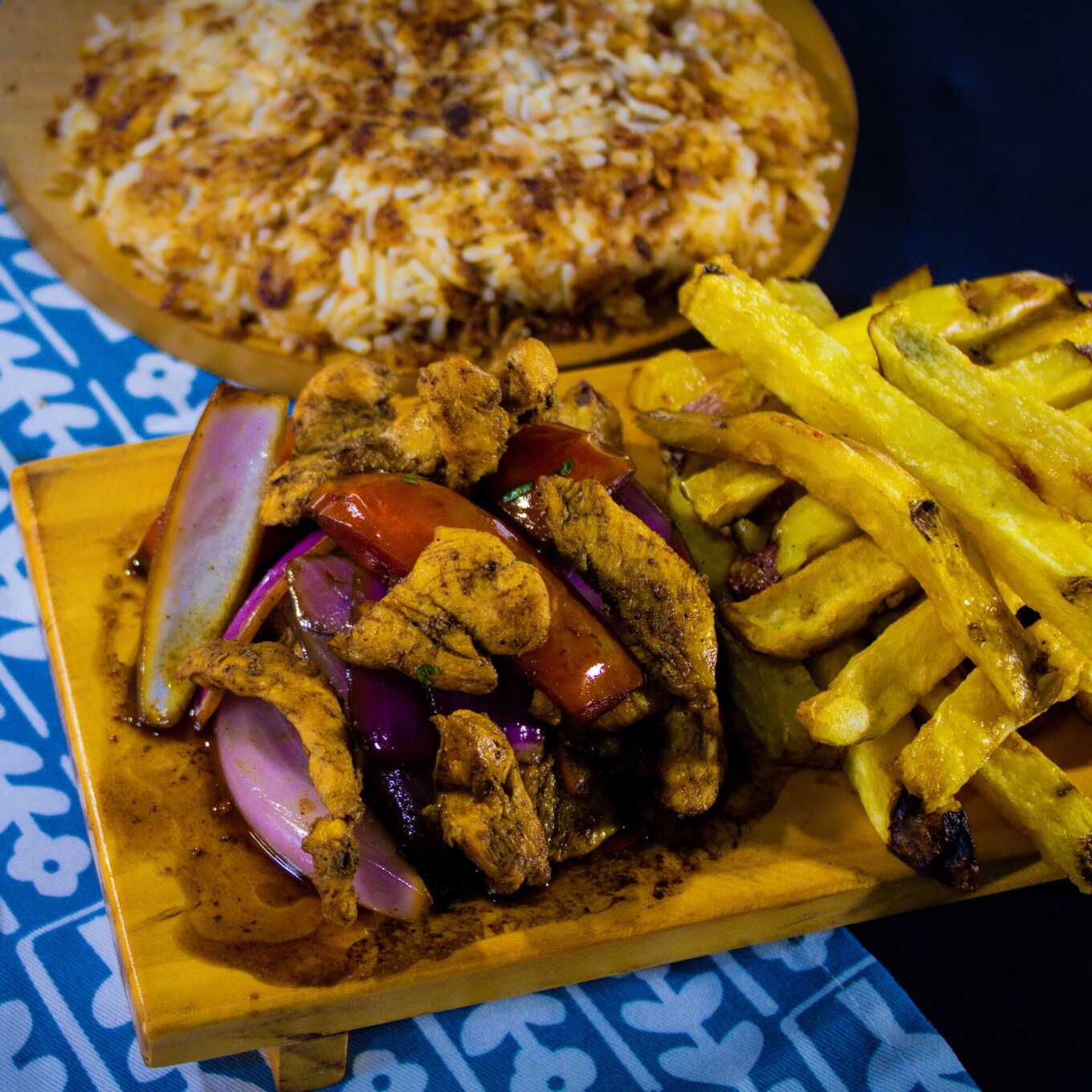 Tacu Tacu con Lomo Saltado Criollo