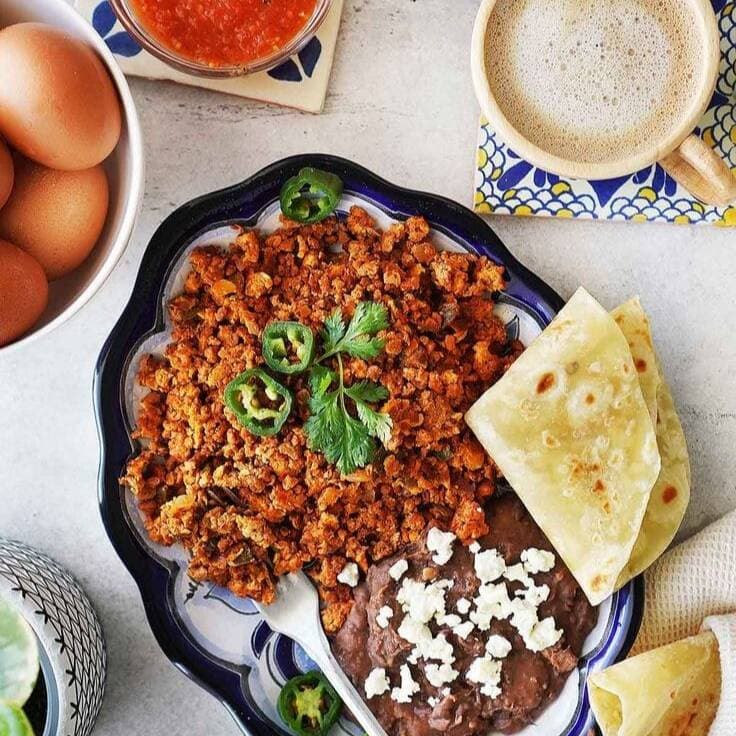 Huevos Con Chorizo  (No pica)