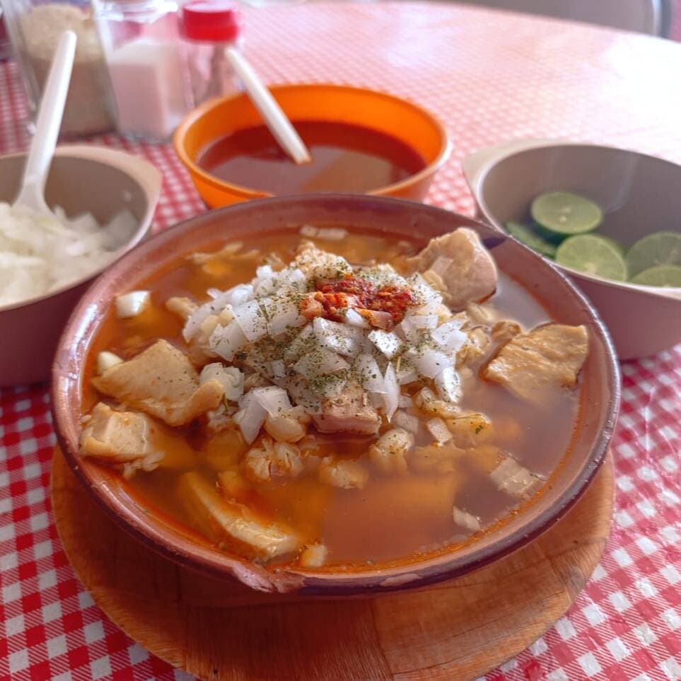 1/2 LITRO DE MENUDO CON PAN