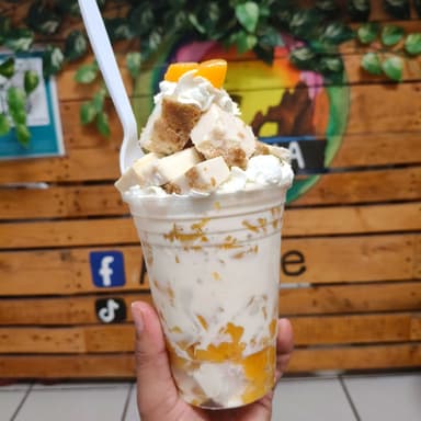 Duraznos con Crema + Chesscake