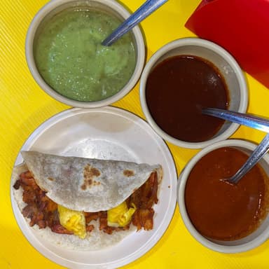 Taco de Pastor con Tortilla de Harina.