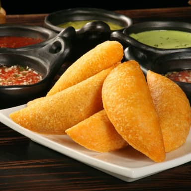 Paga 5 y Lleva 6 Empanadas Paisa