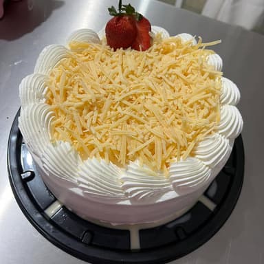 Pastel de Tres Leches con Queso de Bola
