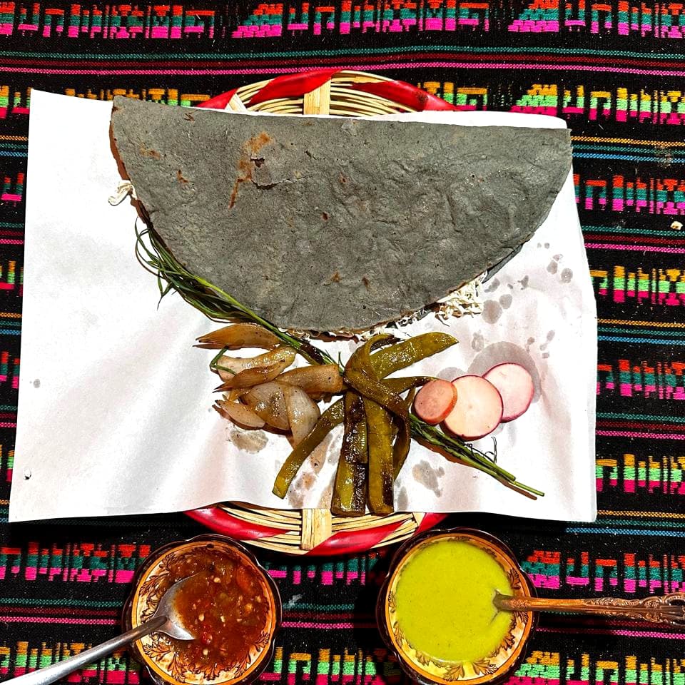 Tlayuda Negra