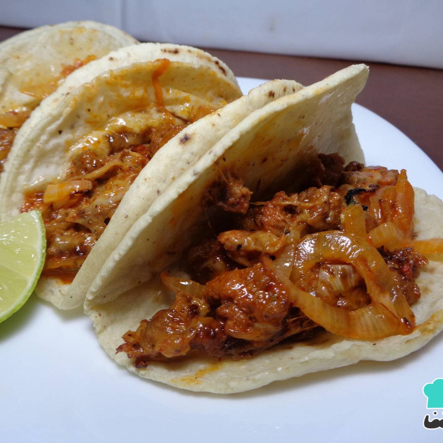 Taco de Chorizo con Queso