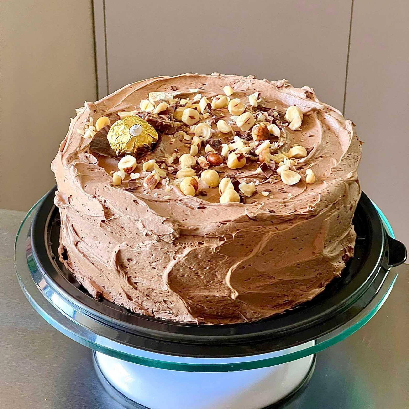 Pastel Ferrero Performance Con Avellanas