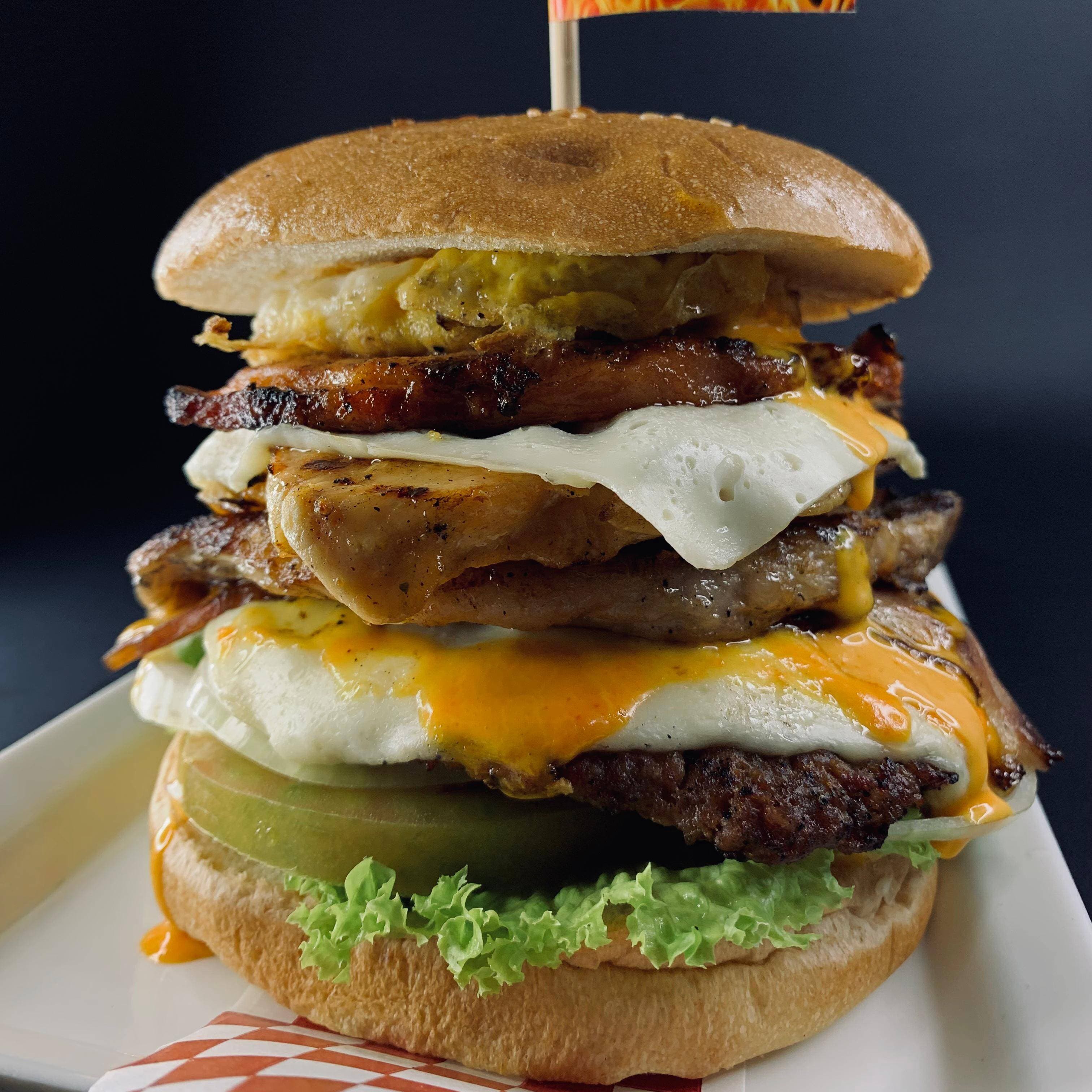 1 Hamburguesa La Reina + 1 Porción Papas
