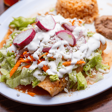 Enchilada roja o verde (de carne o pollo)