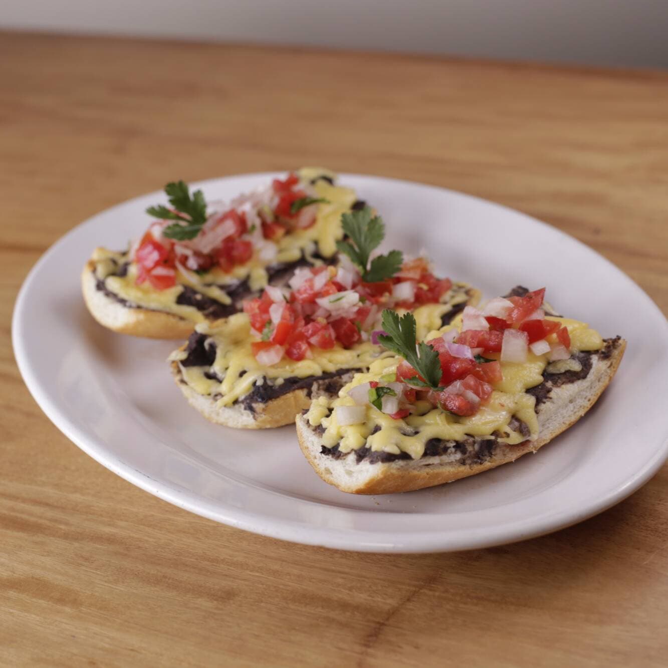 Molletes con  Huevos
