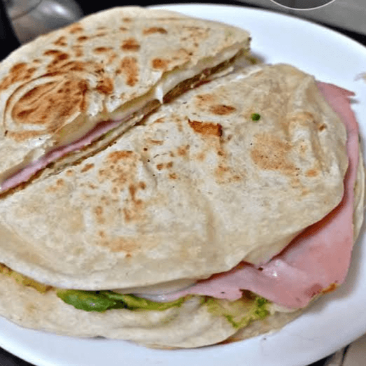 Quesadilla Jamón y Queso Deli