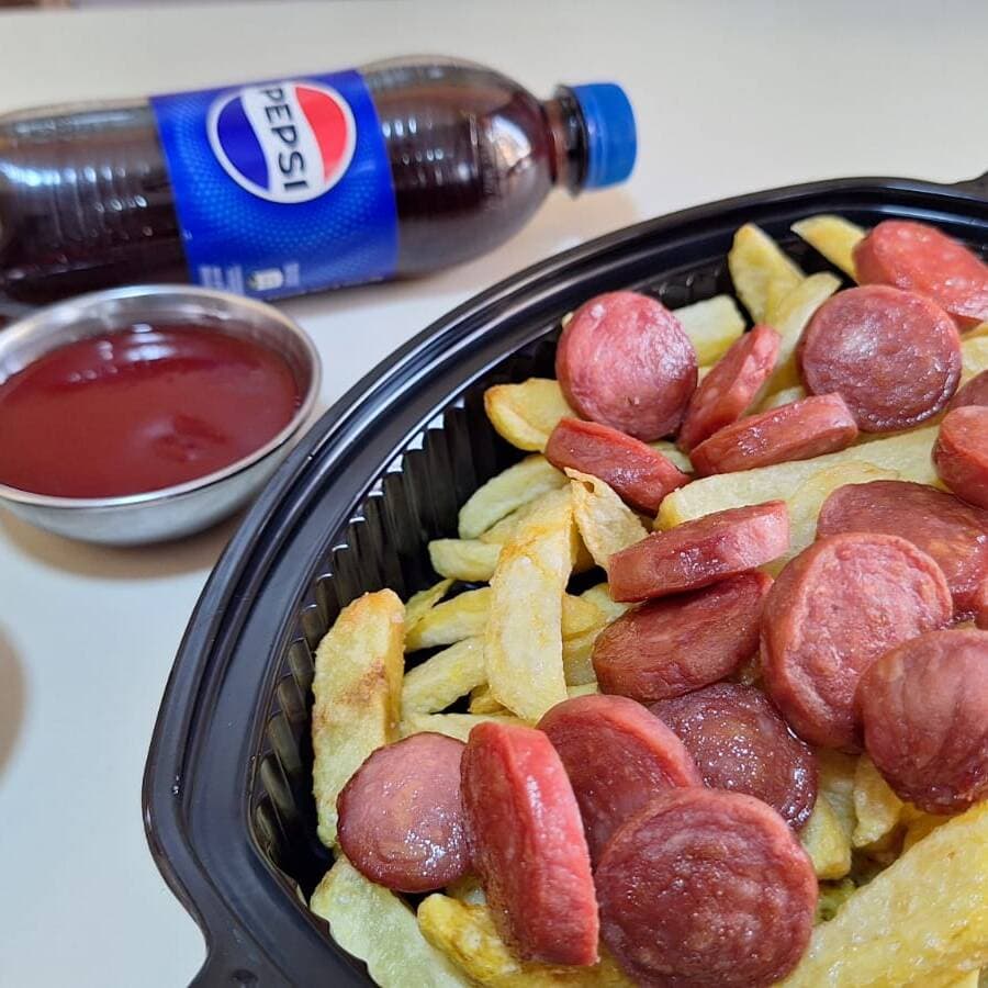 SalchiClásica más Choripapas y 2 Pepsi