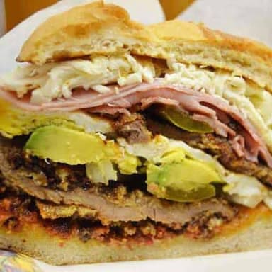 Mega Torta de Milanesa