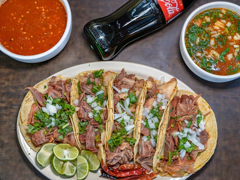 Tacos de Birria y Cabeza La Mejor