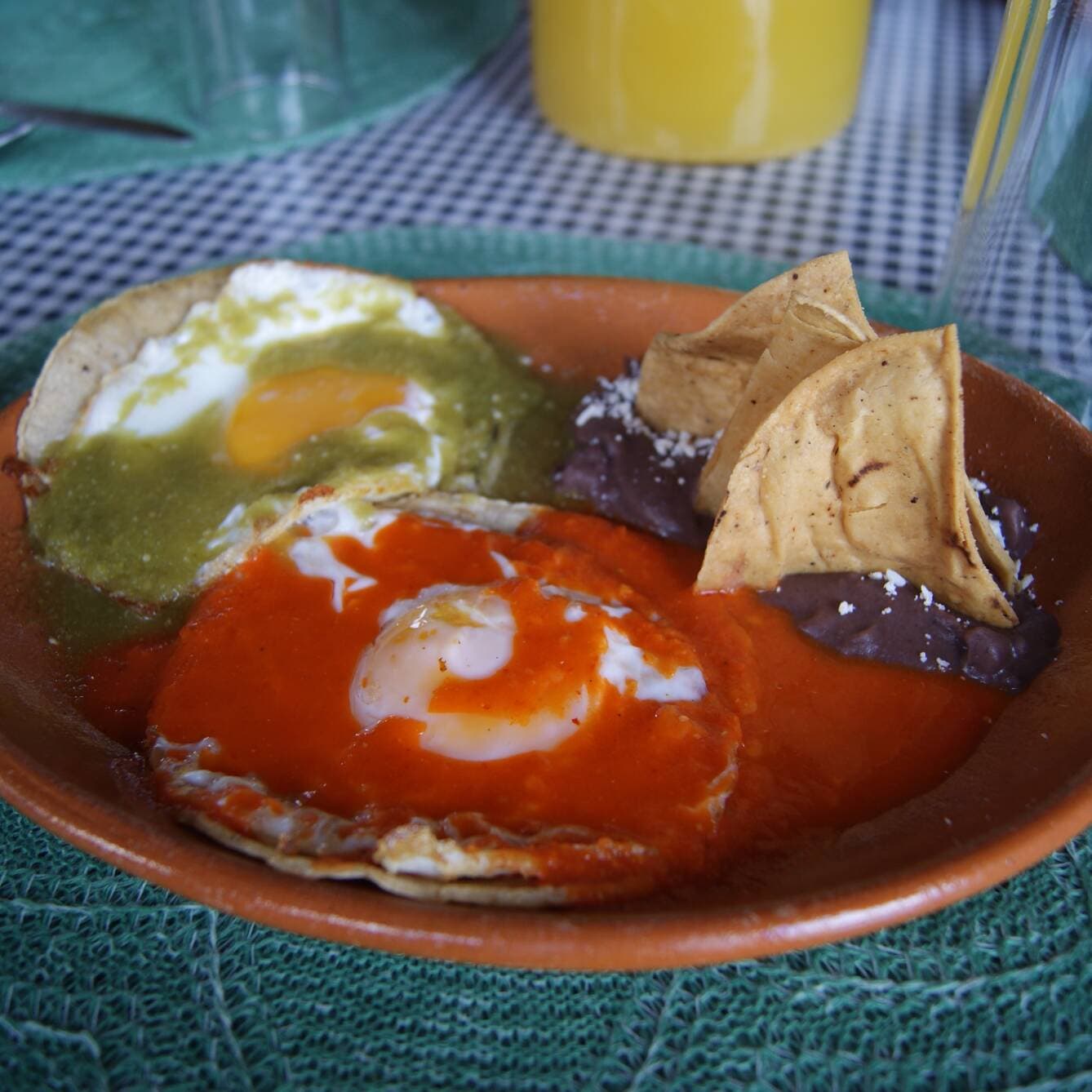 Huevos Divorciados