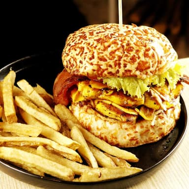 Burger Chicken + Papas