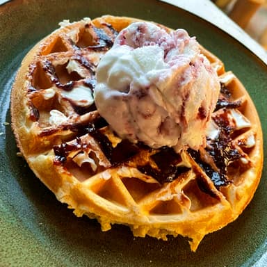 Waffle de Philadelphia, Zarzamora y Helado De...