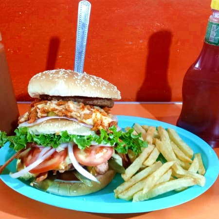 HAMBURGUESA TUCÁN ESPECIAL