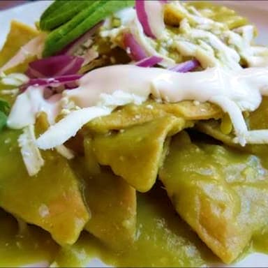 CHILAQUILES VERDES(CHICOS)