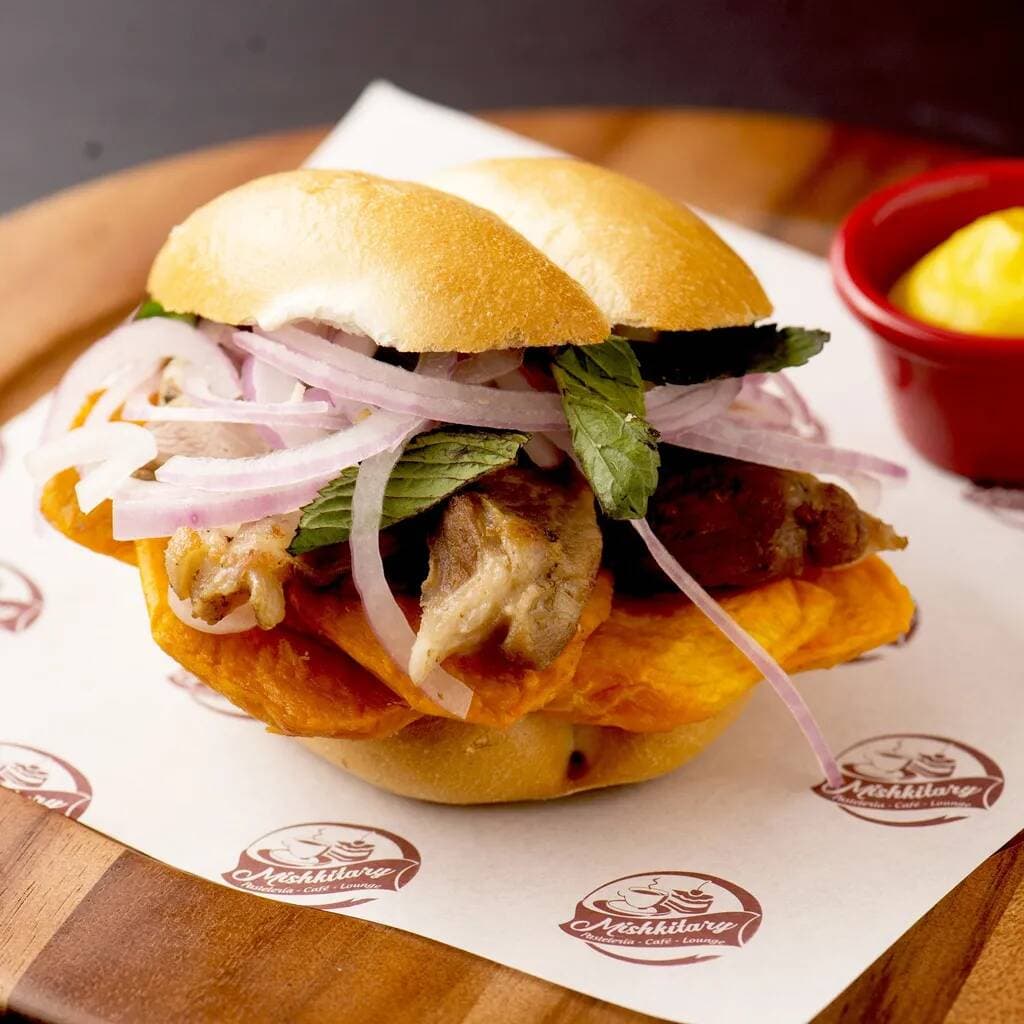 Sándwich de Chicharrón de Cerdo