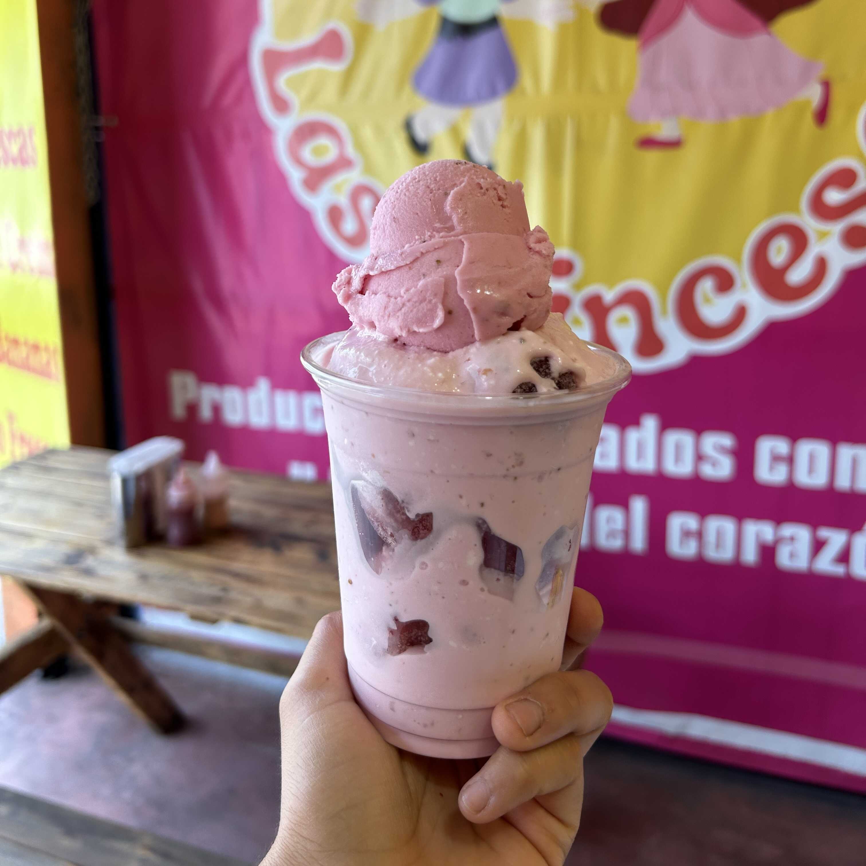 FRESAS CON CREMA