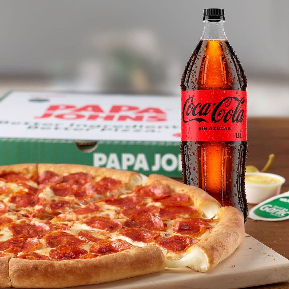 1 Pizza Borde Relleno + Coca Cola
