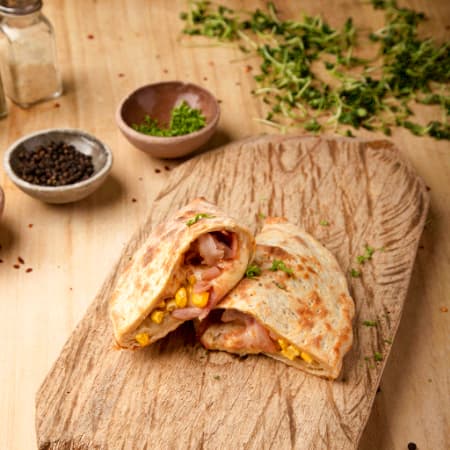 Calzone Tocineta y Maíz