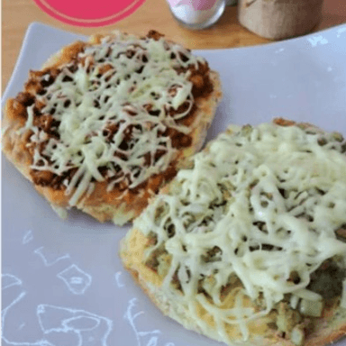 Molletes con Guiso