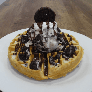 Waffle de Galleta Oreo y Helado