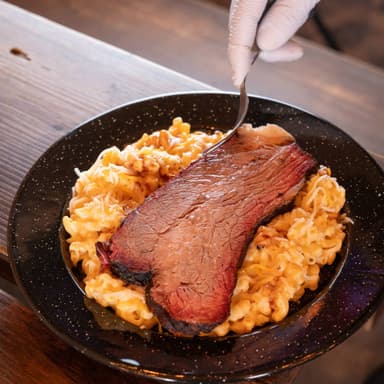 MAC & CHEESE BRISKET