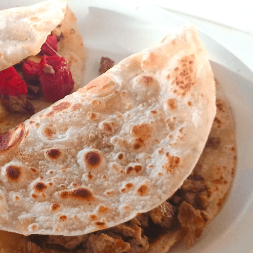 Quesadilla Grande con Carne Asada