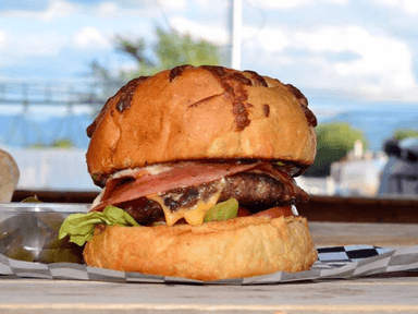 Mamma Burger+ Papas