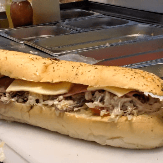 Sándwich Pollo Tocineta Medio 15 cms