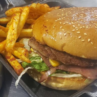 Hamburguesa con papas 🍟