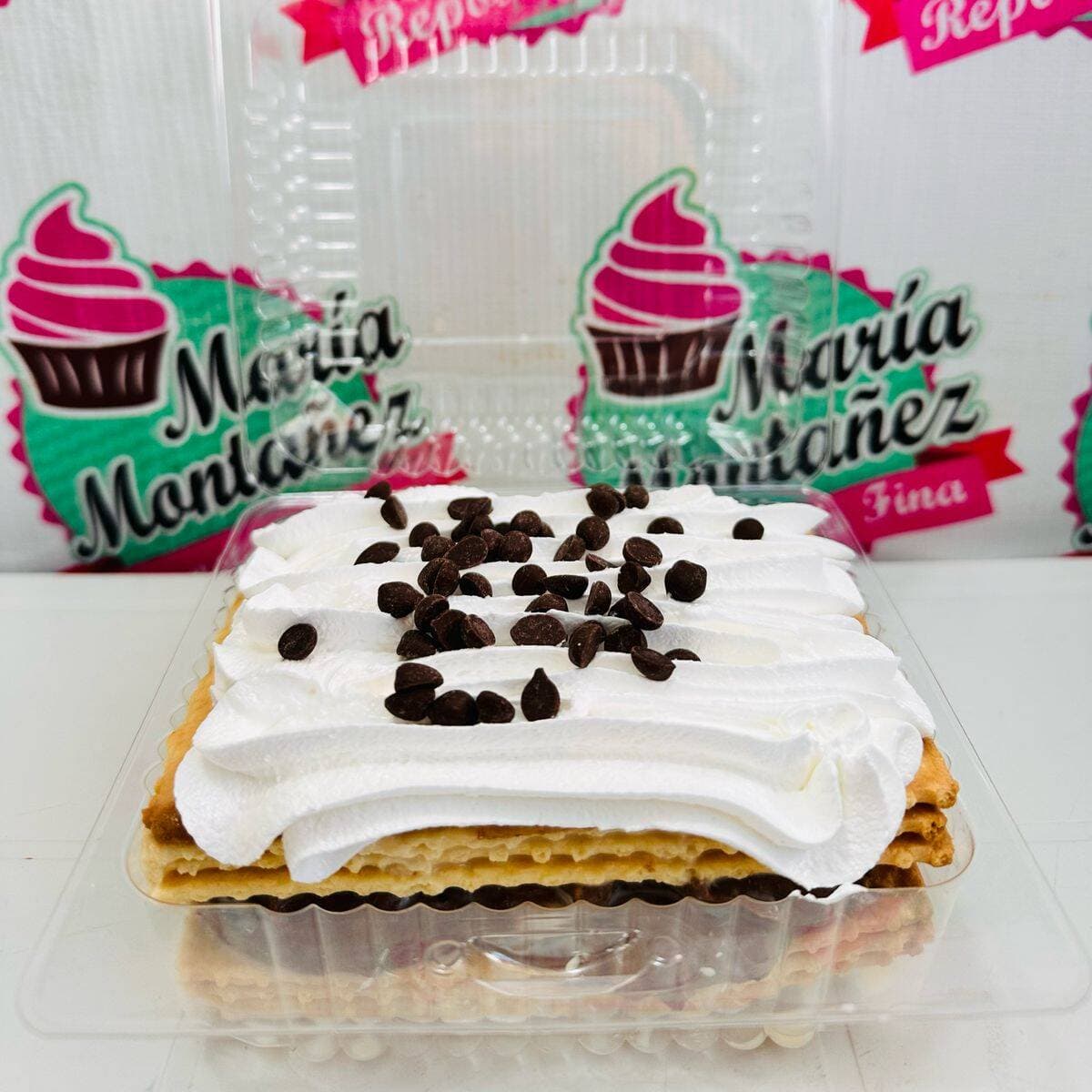 Pastel de galletas aviones, relleno de chocolate y