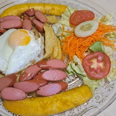 Salchipapa a lo Pobre