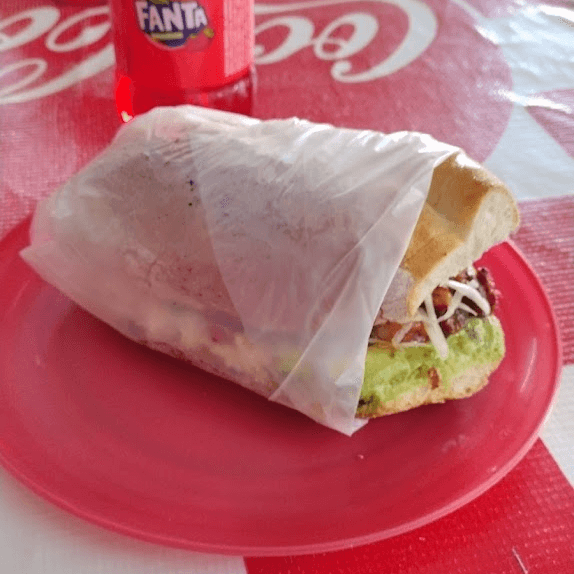 Lonche de Aguacate