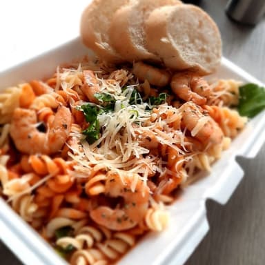 Pasta Pomodoro con Ensaladita
