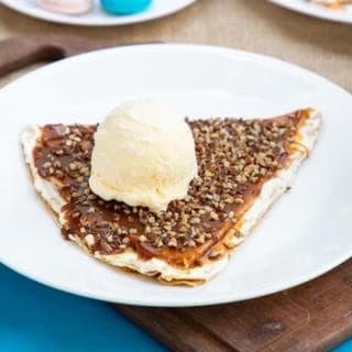Crepa de Cajeta, Philadelphia, Nuez y Helado